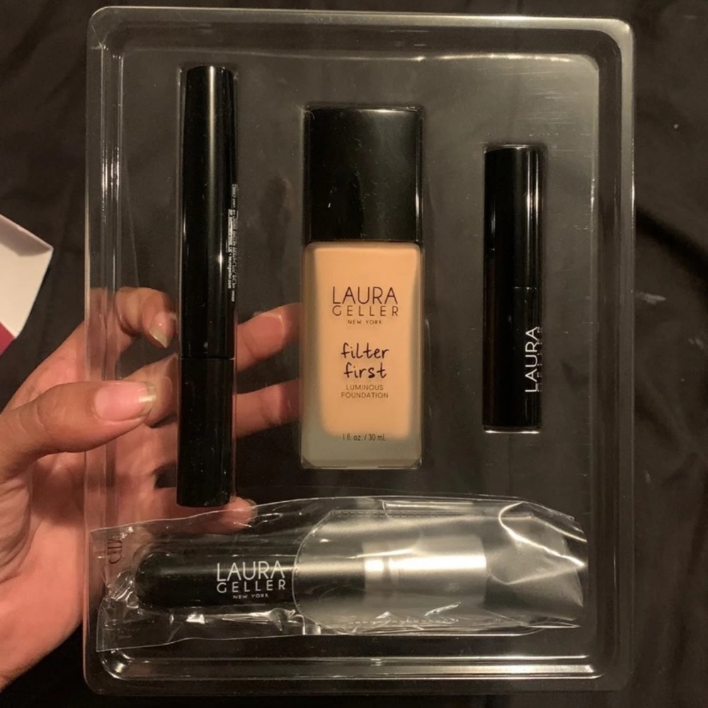 Laura Geller Kit